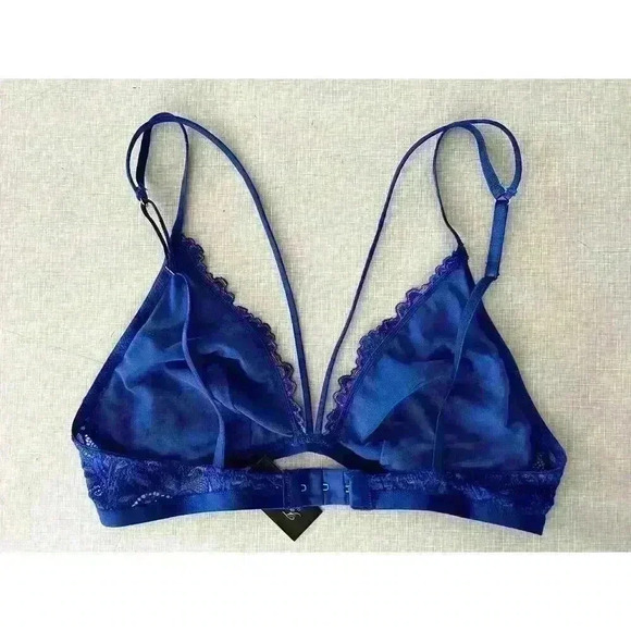 Frederick's Of Hollywood Sz M Jessica Bralette Blue Lace Sexy Comfy Unique NWT - Picture 3 of 10